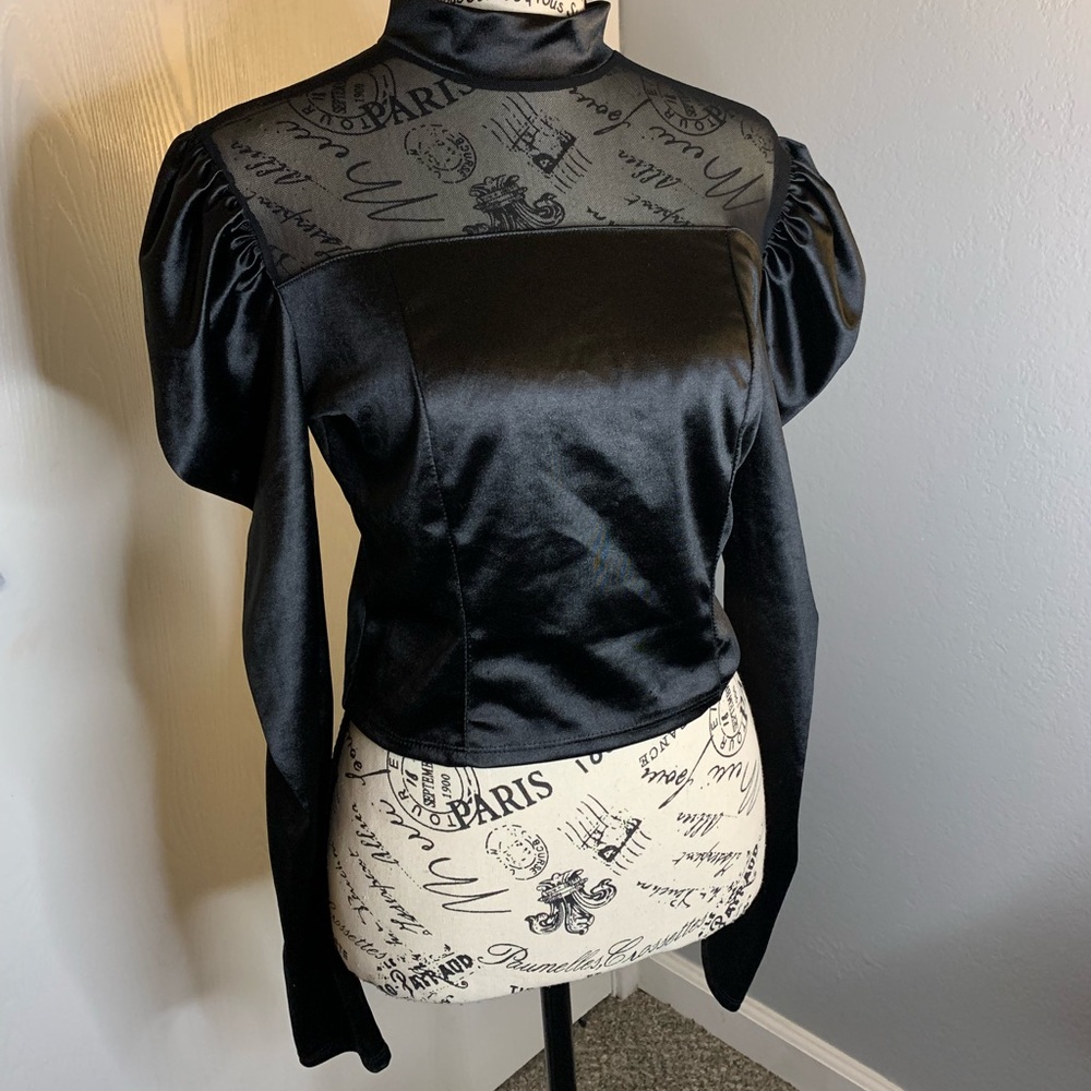 Cute black top!